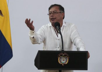 Petro manda a cerrar las trochas en la frontera con Venezuela para impulsar el comercio