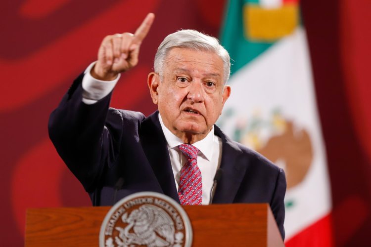 Imagen de archivo del presidente de México, Andrés Manuel López Obrador. EFE/Isaac Esquivel