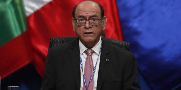 La Asamblea General de la OEA rechaza debatir la revocación del representante de Guaidó