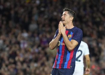 3-3. Lewandowski evita la eliminación del Barça en un partido loco