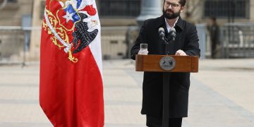 Boric endurece su tono hacia migración irregular: «O se regularizan o se van»