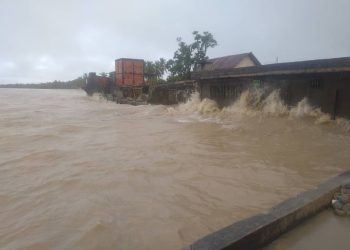 Inundada  La Ceiba por aguas encrespadas del lago que penetraron al poblado