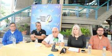 ¡Regresa la alegría! Vuelve el alumbrado navideño del C.C. Plaza