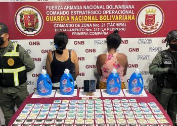 Detenidas dos mujeres con dediles de cocaína en envases de suavizante para ropa