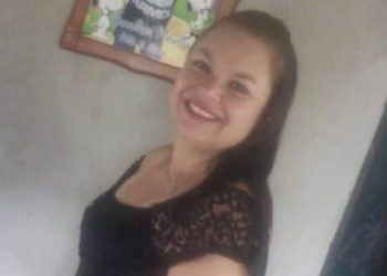Falleció una mujer al caerle una rama de árbol en la Plaza Bolívar de Nueva Bolivia