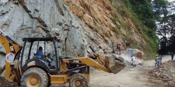 Zedeños reabrieron el paso vehicular en el sector La Roca