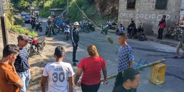 En La Arboleda protestan por falta de servicio eléctrico