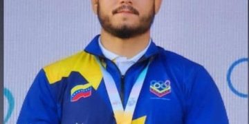 Trujillano Luis Eduardo Avendaño campeón sudamericano de lucha