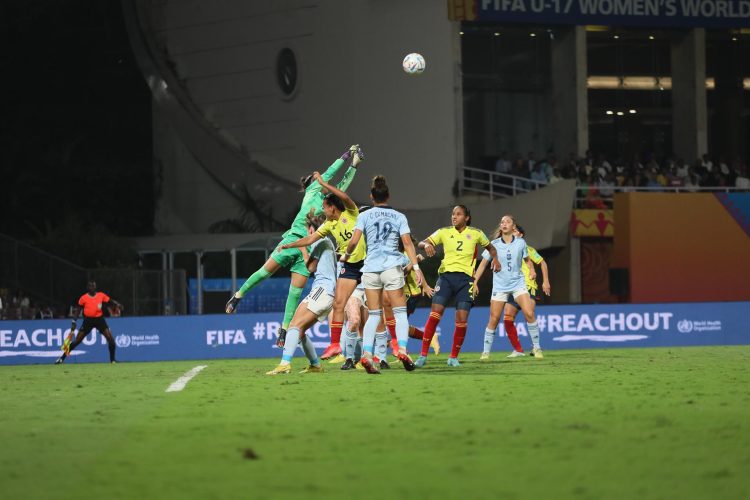 Acción de la final que Colombia y España han jugado en Nuevo Bombai, la India. EFE/FIFA