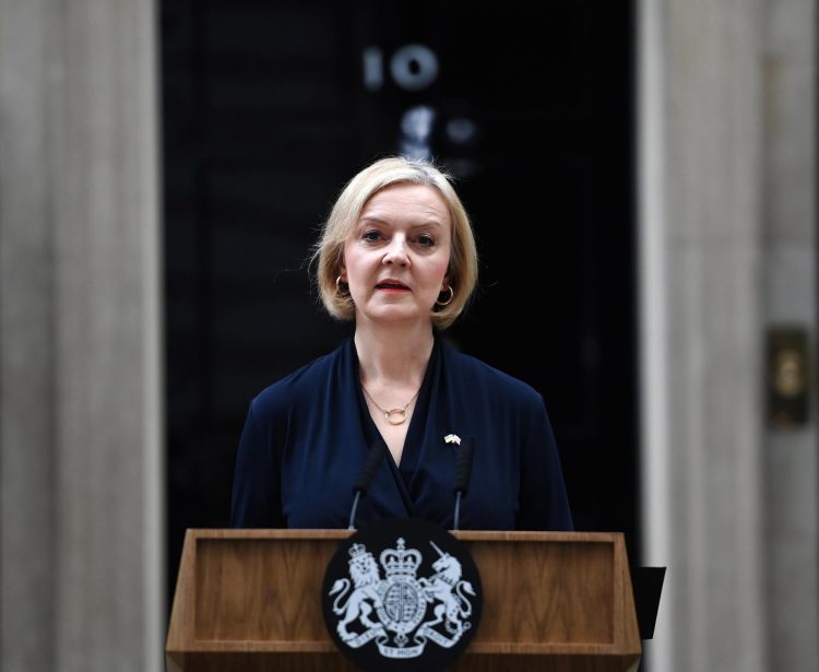La primera ministra británica, Liz Truss, anunció este jueves su dimisión. EFE/EPA/ANDY RAIN
