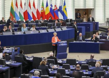 Entran en vigor más sanciones de la UE a Rusia, con el petróleo como objetivo