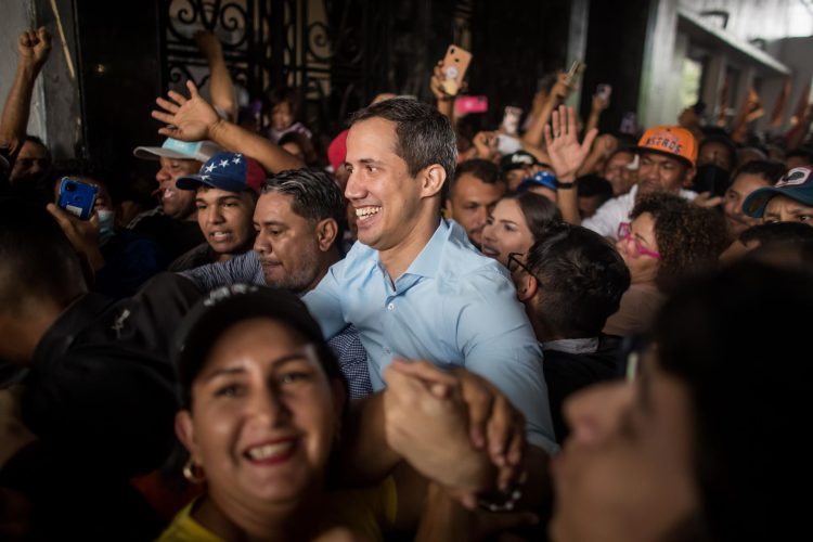 Imagen de archivo del opositor venezolano Juan Guaidó participa en una manifestación en Caracas (Venezuela). EFE/ Miguel Gutiérrez