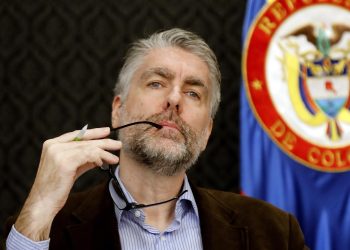«El camino hacia la paz en Colombia pasa por Venezuela», señala un informe