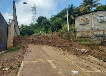 Familias damnificadas de Moporo reciben ayuda solidaria
