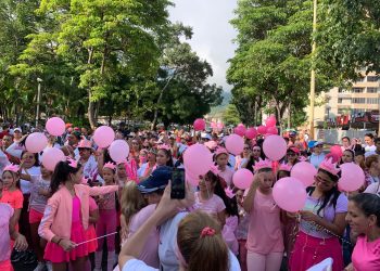 Así fue la 6ta «Caminata por la Vida» en conmemoración a la Lucha Contra el Cáncer de Mama