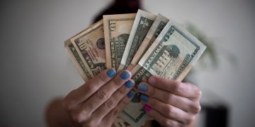 Dólar BCV supera los nueve bolívares