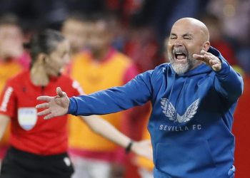 El Sevilla llega al parón en descenso pero con diez futbolistas en Qatar 2022