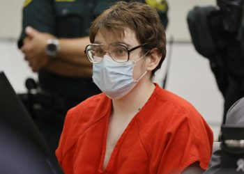 Nikolas Cruz, autor de la matanza de Parkland, es condenado a cadena perpetua