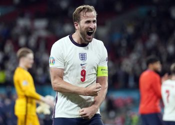 La FIFA desactiva el primer conato de reivindicación al comunicar sanciones a quien porte brazalete «One Love»
