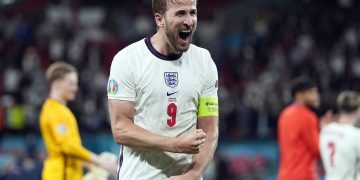 La FIFA desactiva el primer conato de reivindicación al comunicar sanciones a quien porte brazalete «One Love»