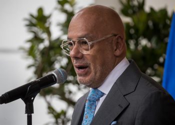 Jorge Rodríguez considera que el diálogo y levantamiento de las sanciones son «el camino»