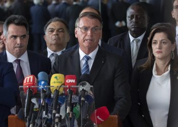 Bolsonaro al fin se pronuncia y dice que «seguirá fiel a la Constitución»