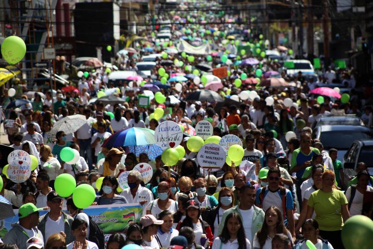 La marcha contra la pedofilia se llevó a cabo desde el Obelisco de Los Italianos hasta la Residencia de Gobernadores. Fotos: Carlos Eduardo Ramírez