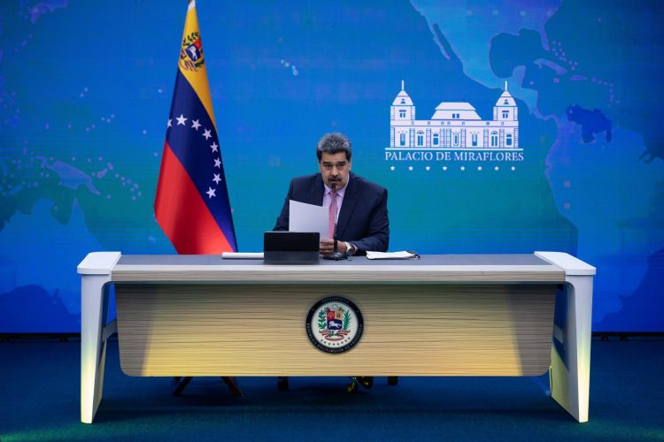 Nicolás Maduro, habla durante una rueda de prensa desde el Palacio Miraflores, en Caracas (Venezuela). EFE/Rayner Peña
