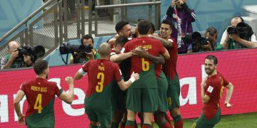 2-0. Bruno Fernandes decide, Uruguay tiembla