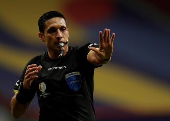 Viaja a Qatar el equipo arbitral criollo designado para el Mundial