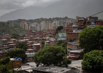 Encovi: La pobreza extrema baja al 53,3 %, 14,7 puntos menos que en 2021
