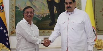 Petro dice que los diálogos de Maduro con la oposición se reanudarán en dos días