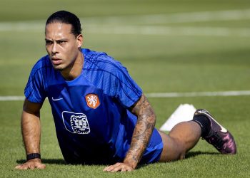 La redención de Van Dijk, la hora de Koulibaly: duelo de muros en el Mundial