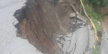 Cerrada la Rafael Caldera tras desplome de la vía