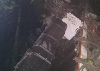 Tres lesionados en vuelco de un camión en la Troncal 007