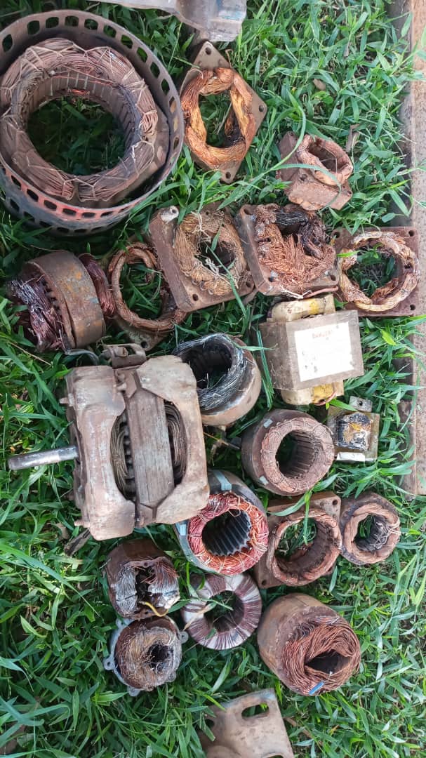 Retienen camión con 18 toneladas de chatarra en San Antonio