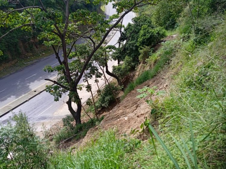 Cerca de 17 viviendas de la primera etapa de Santa Cruz en riesgo de derrumbe