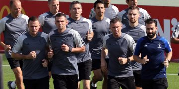 Los árbitros se ponen a punto para el inicio del Mundial