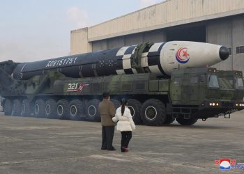 Seúl y Washington realizan más maniobras aéreas tras test de ICBM norcoreano