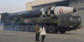 Seúl y Washington realizan más maniobras aéreas tras test de ICBM norcoreano