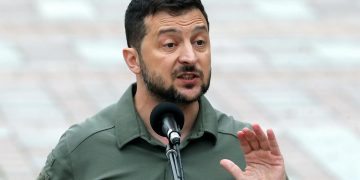 Zelenski denuncia «atrocidades» rusas en Jersón y más de 400 crímenes guerra