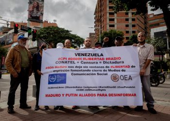 Protestan por el «cierre sistemático» de medios en el país