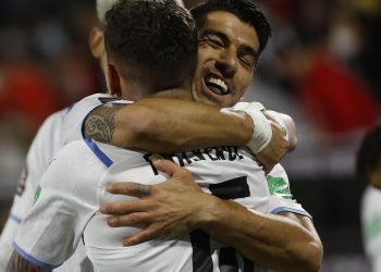 Suárez y Valverde encabezan la lista de Uruguay para el Mundial de Qatar 2022