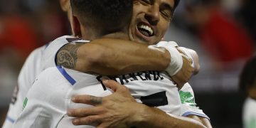 Suárez y Valverde encabezan la lista de Uruguay para el Mundial de Qatar 2022
