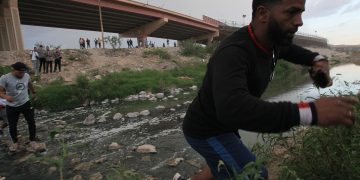 EE.UU. usó balas de pimienta en frontera porque migrantes estaban «agresivos»