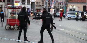 Al menos seis muertos y 53 heridos en ataque terrorista en Estambul