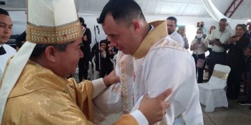 Obispo de Trujillo confiere su primera ordenación diaconal en la Diócesis