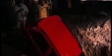 En Tovar buscan a conductora del vehículo arrastrado por el agua en sector La Virgen