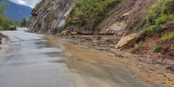 Gobernación atiende colapso de alcantarillas vía El Valle