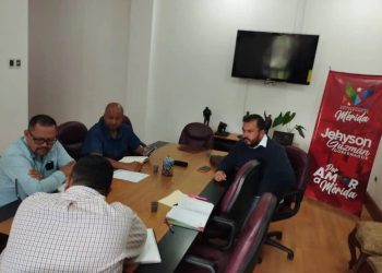 Gobernación atiende colapso de alcantarillas vía El Valle